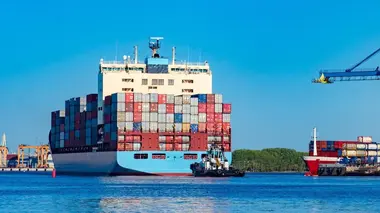 Dans les ports du monde