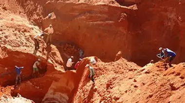 Traqueurs de pierres S01E10 Pierres de sang