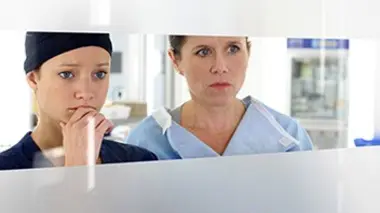Trauma S04E08 Dedans et dehors