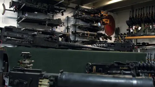 Trésors de guerre S01E01 Premières enchères