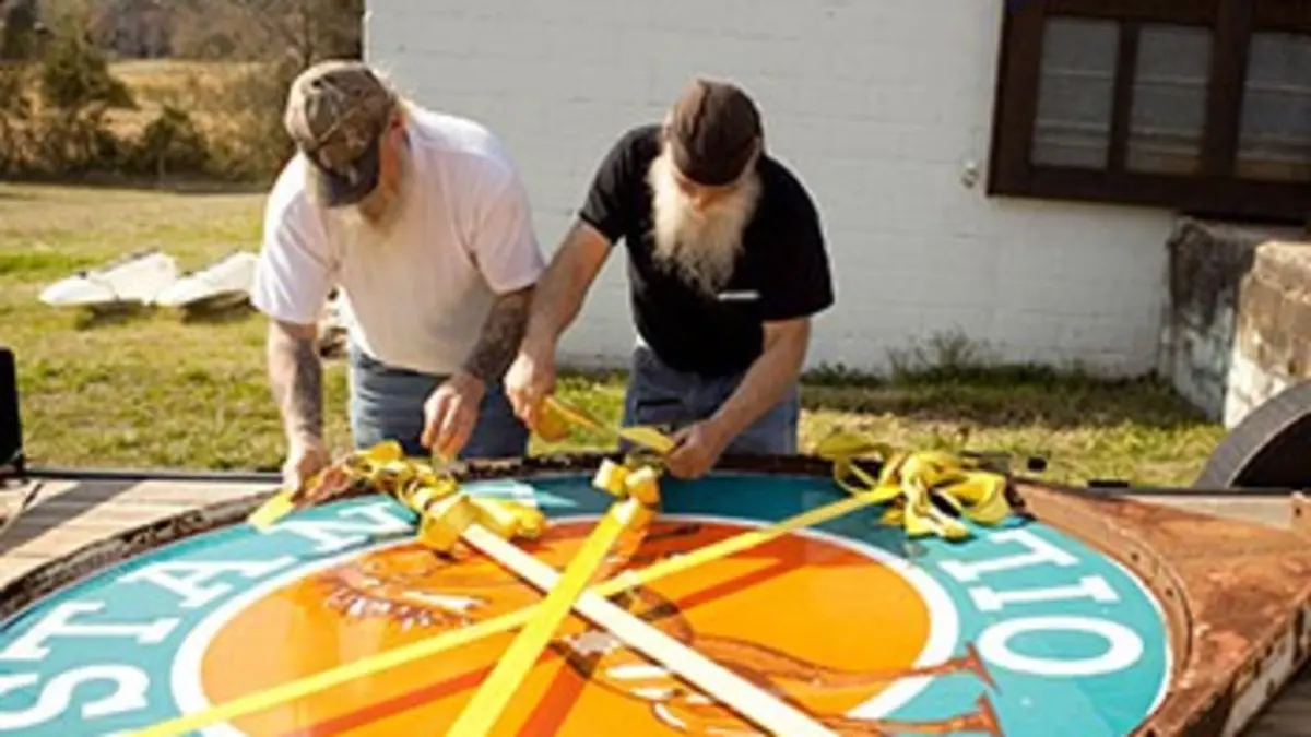 Troc Dynasty S01E07 Leg Man