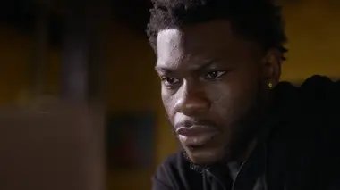 Pris entre deux feux ou pris pour cible ?