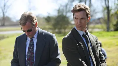 True Detective S01E01 La longue obscurité lumineuse