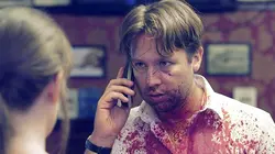 Tueur au bout du fil S01E01 Le verre de trop