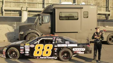 Twin Turbos : la vitesse dans le sang S01E05 Rêves de NASCAR