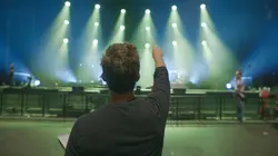 Typh Barrow, Destination Forest National, Les coulisses d'une tournée