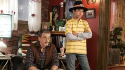 Ugly Betty S01E08 Quatre Thanksgivings et un enterrement en streaming