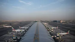 Ultimate Airport Dubaï Dos au mur