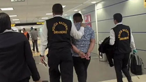 Ultimate Airport Pérou S01E04 Souvenirs interdits