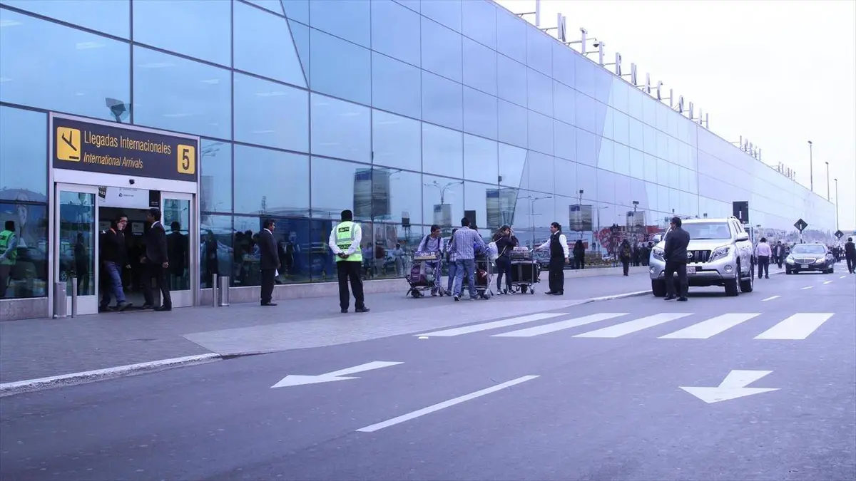 Ultimate Airport: Pérou S01E00 Contrebandier sénior