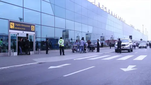 Ultimate Airport: Pérou S01E00 Contrebandier sénior