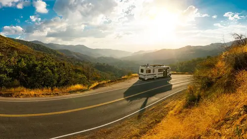 Un camping-car à tout prix S07E09 Home office