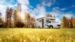 Un camping-car à tout prix S06E10 Budget serré