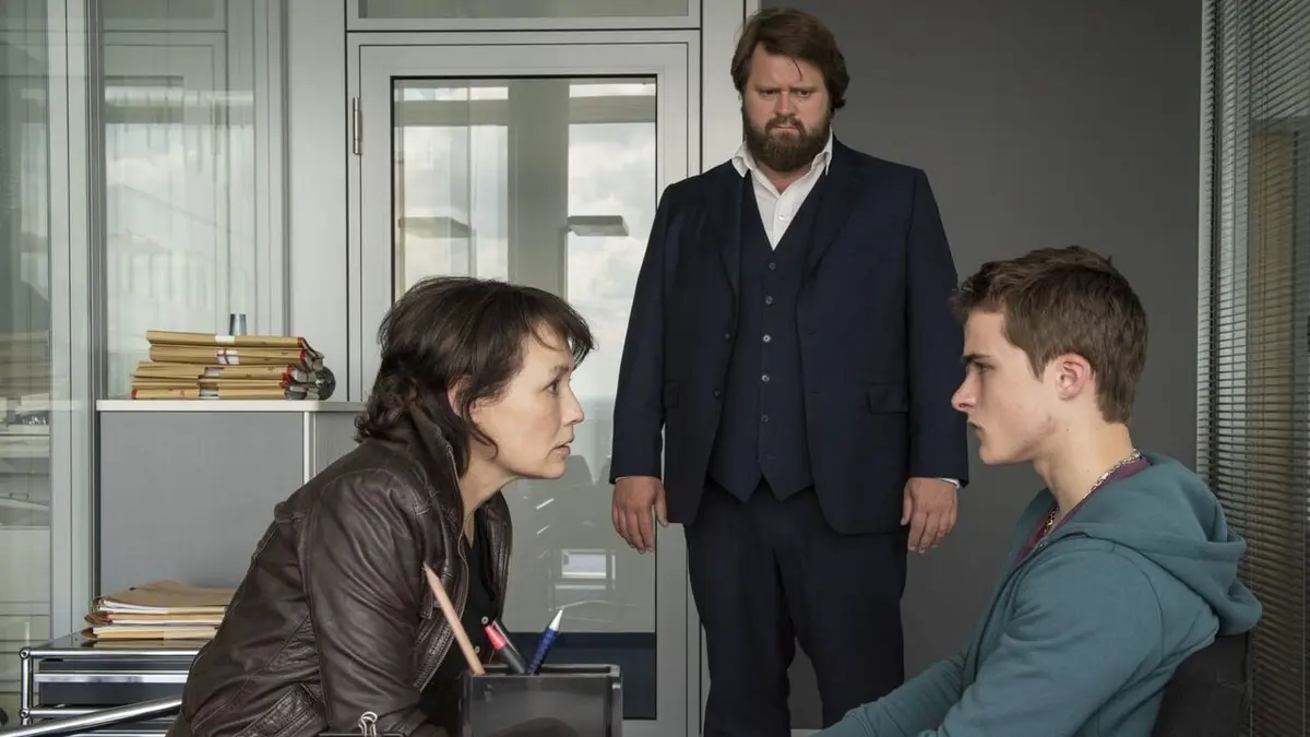 Un cas pour deux S39E04 Semi-liberté