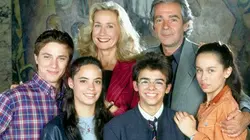 Visuel de Un et un font six