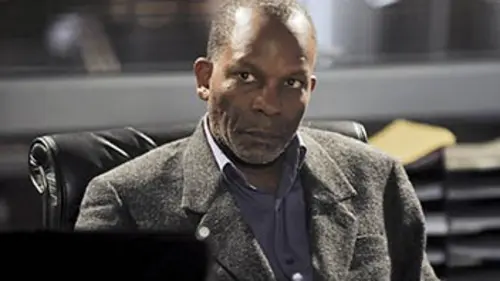 Un flic S06E01 La veuve noire