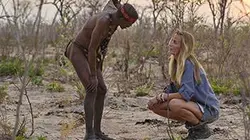 Visuel de Un mannequin chez les Bushmen