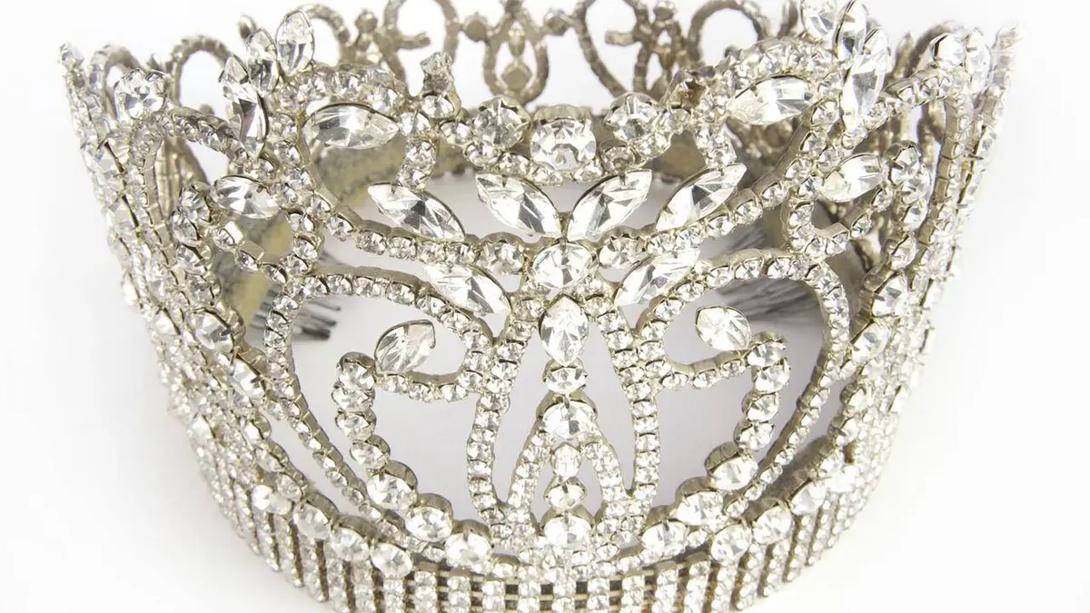 Un roi à Paris, Charles III