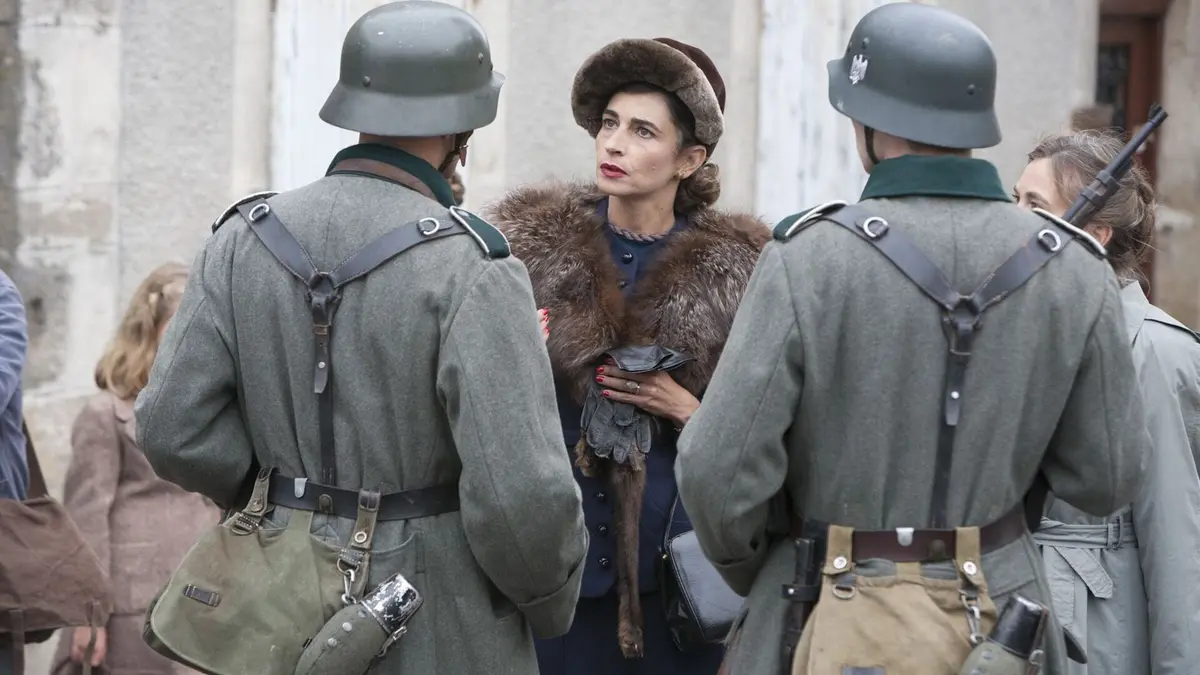 Un village français S03E01 Le temps des secrets