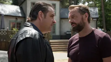 Undercover S01E03 Mode et drogue à l'italienne