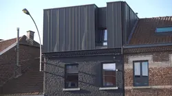 Une brique dans le ventre