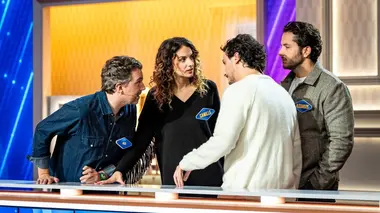Une famille en or La famille Booder vs la famille Alex Vizorek