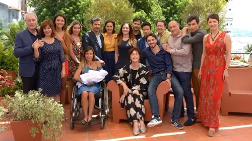 Une famille formidable S13E02 L'annonce