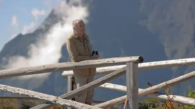 Une famille formidable S13E03 La grande marche
