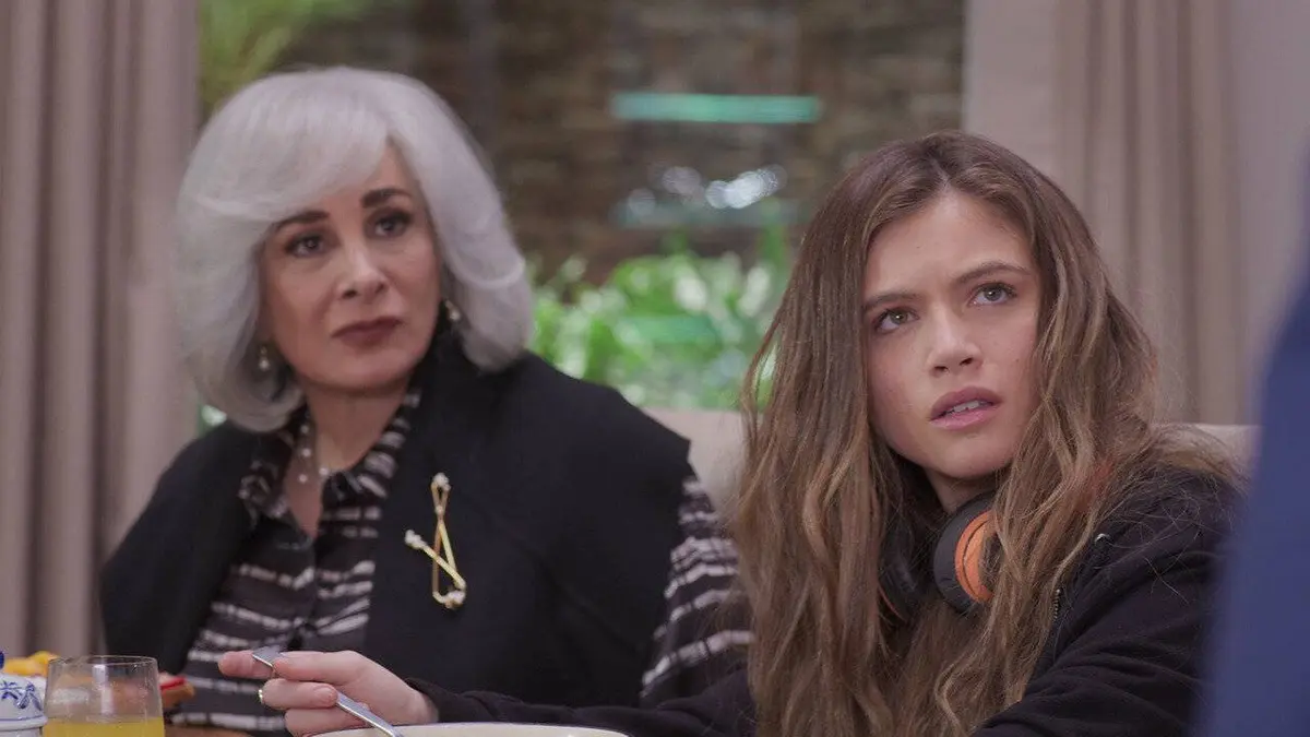 Une famille pas si parfaite S01E02