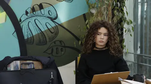 Une femme S01E01 La rencontre