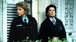 Une femme d'honneur S04E03 Perfide Albion