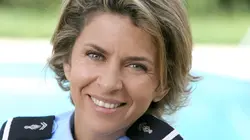 Une femme d'honneur S06E04 Piège en eau douce