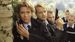 Une femme d'honneur  S06E04 Piège en eau douce