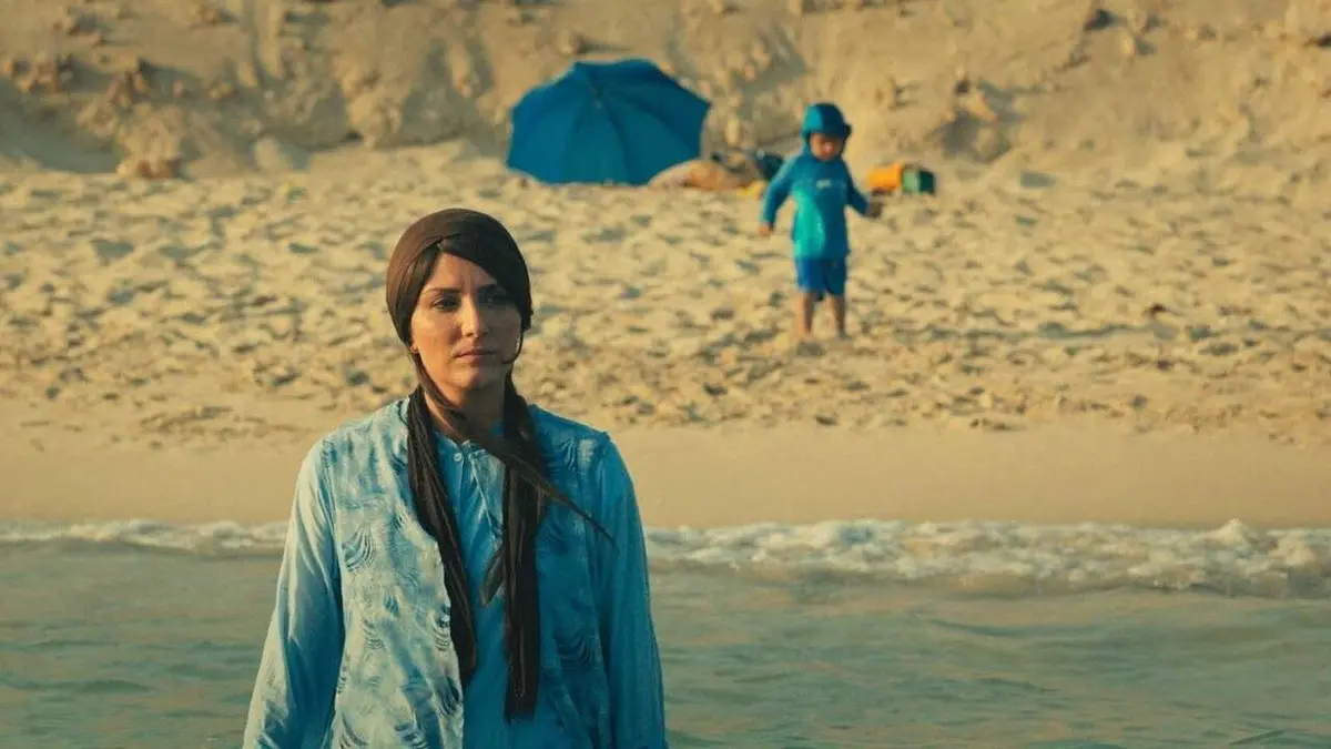 Une femme sur la plage