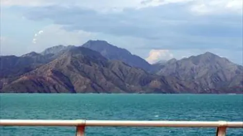 Une Fleur dans l'océan Indien E02