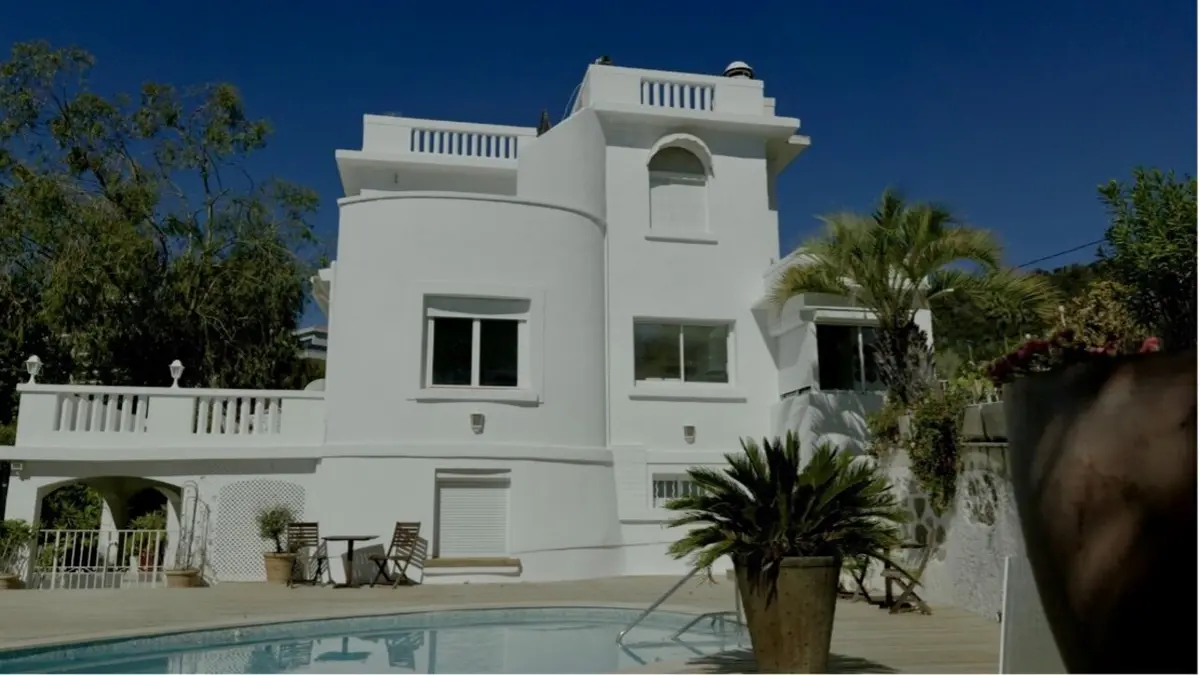 Une maison, un artiste Annie Cordy, la maison blanche de Nini la chance