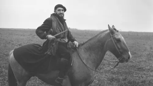 Une maison, une légende S09E05 L'abbé Pierre, sa halte d'Esteville