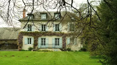 Une maison, un artiste Devenir Simone de Beauvoir à Meyrignac