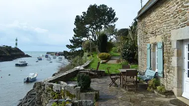 Une maison, un artiste S06E10 Benoite Groult, son évasion à Beg Roudou