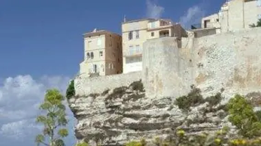 Une maison, un artiste S08E07 Le palazzino de Marie-Josée Nat à Bonifacio