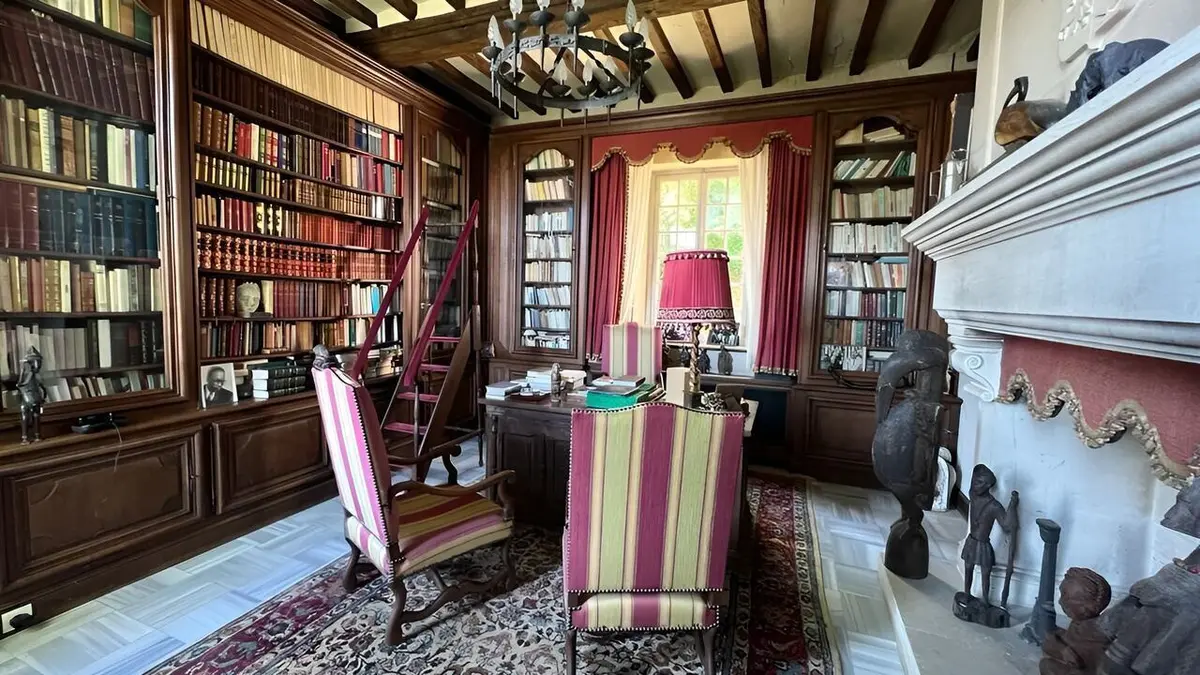 Une maison, une légende S11E05 Léopold Sédar Senghor, la maison normande du poète président