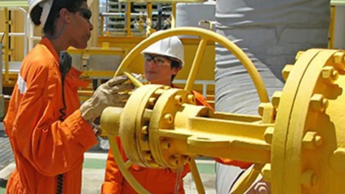 Une vie ailleurs E01 Sur une plate-forme pétrolière