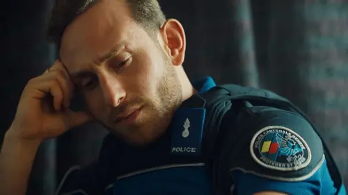 Uniformes S01E05 Lewis
