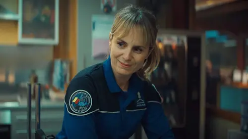 Uniformes S01E04 Charlie