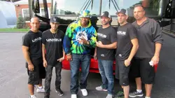 Unique Customs S01E01 Le bus de Busta et la Benz d'OBJ