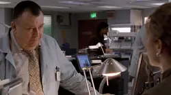 Urgences S10E21 Minuit en streaming