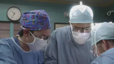 Urgences S02E13 Pas facile d'être soi