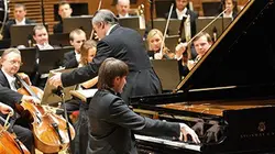 Visuel de Valery Gergiev dirige Rachmaninov et Scriabine