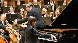 Valery Gergiev dirige Rachmaninov et Scriabine