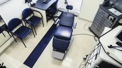 Vanity Fair Confidential Médecin et fugitif